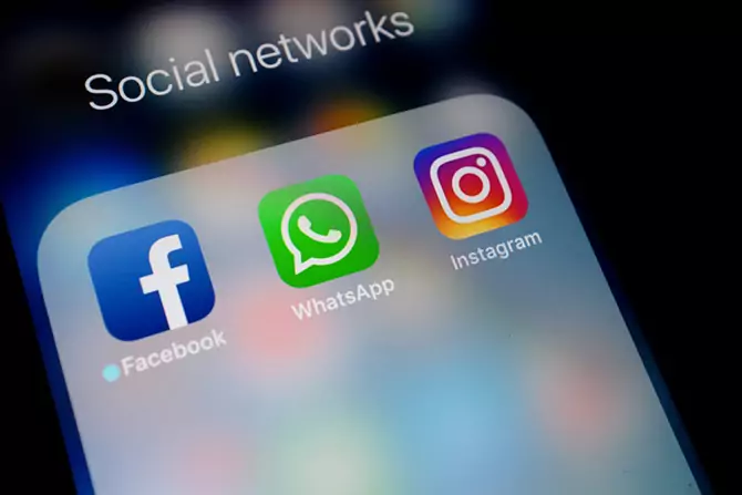 Facebook plans to put its name on Instagram and WhatsApp