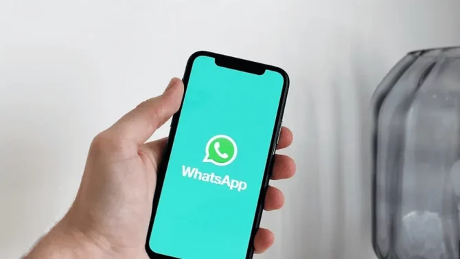 WhatsApp Web's Latest Update Lets You Send High-Quality Images Without Compression